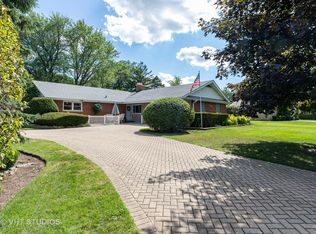 305 E Sunset Rd, Mount Prospect, IL 60056