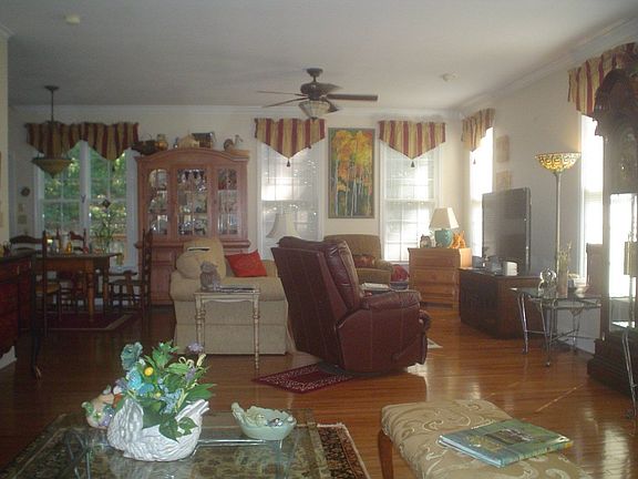 5th image of 3967 Den Dr