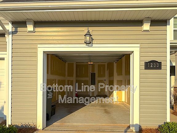 3rd image of 1233 Bigelow St