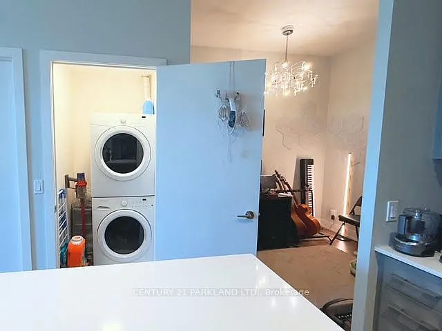 9471 Yonge St #205 — Photo 12