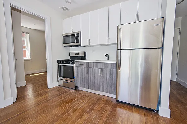 Rented by Level Group | media 9