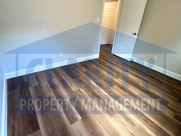 1594 Perry St SE — Photo 12