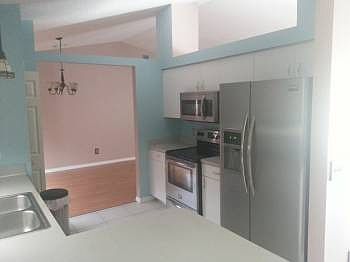 4th image of 681 NW Archer Ave