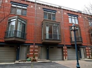 310 N Clinton St, Chicago, IL 60661