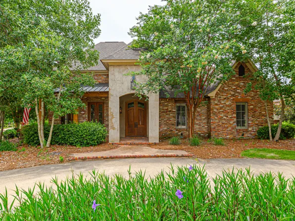 121 Shoreline Dr, Madison, MS 39110
