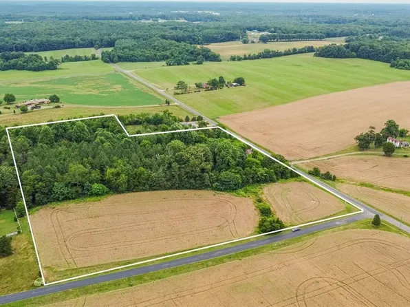 18500 Willoughby Heights Ln #1, Rockville, VA 23146