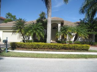 1607 Victoria Pointe Cir, Weston, FL 33327