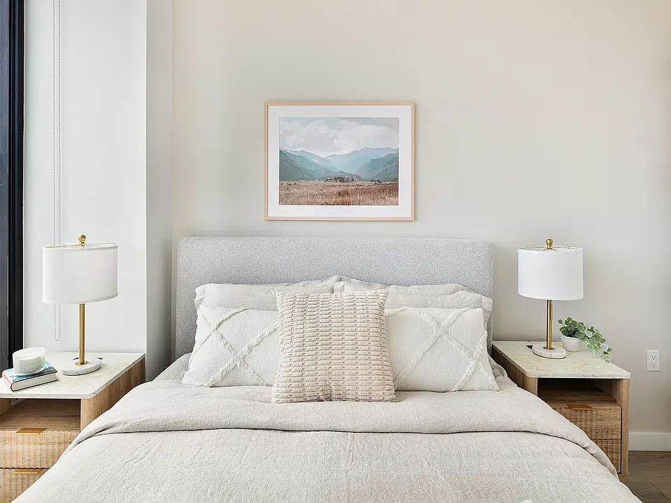 72-01 Queens Blvd #1020