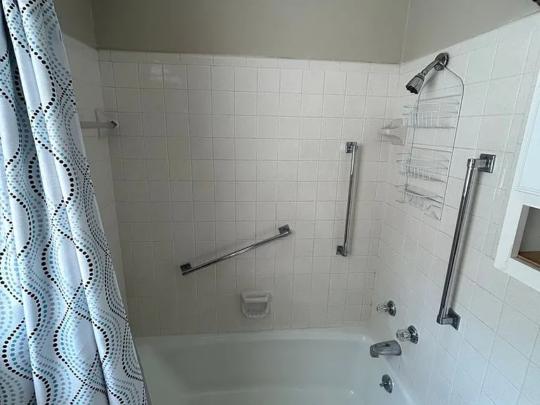 213 E Buford St — Photo 7