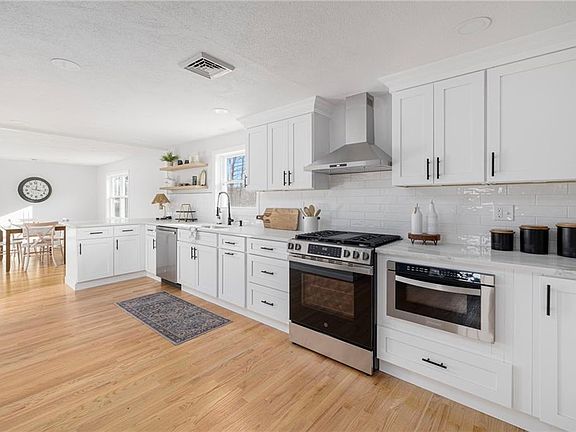 3rd image of 156 Bethany Ln