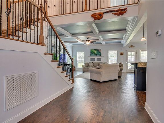 5th image of 717 Herrington Dr