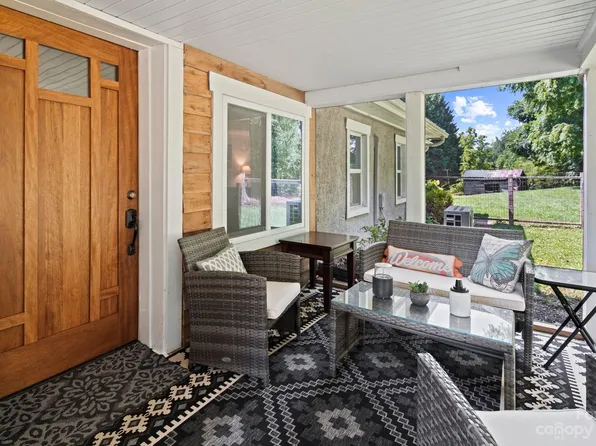 115 James E Davis Dr, Mills River, NC 28759