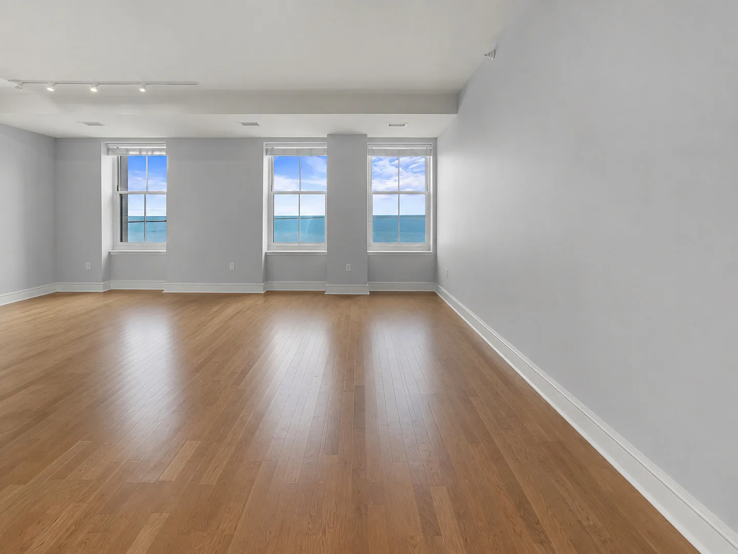 3 bed, 2.5 bath, 3249 sqft, $7,000 — Photo 3