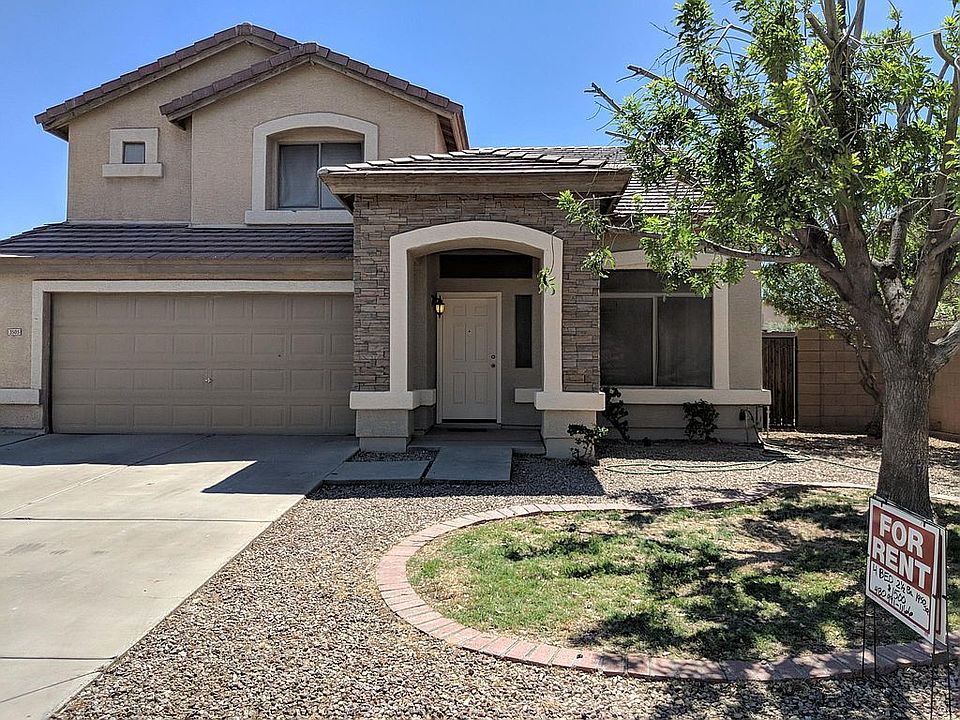 4 bed 2 1/2 bath 1950sq ft