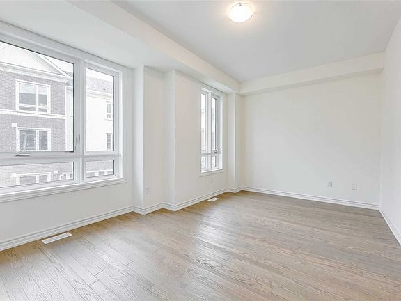 4th image of 11 Massachusetts Ln