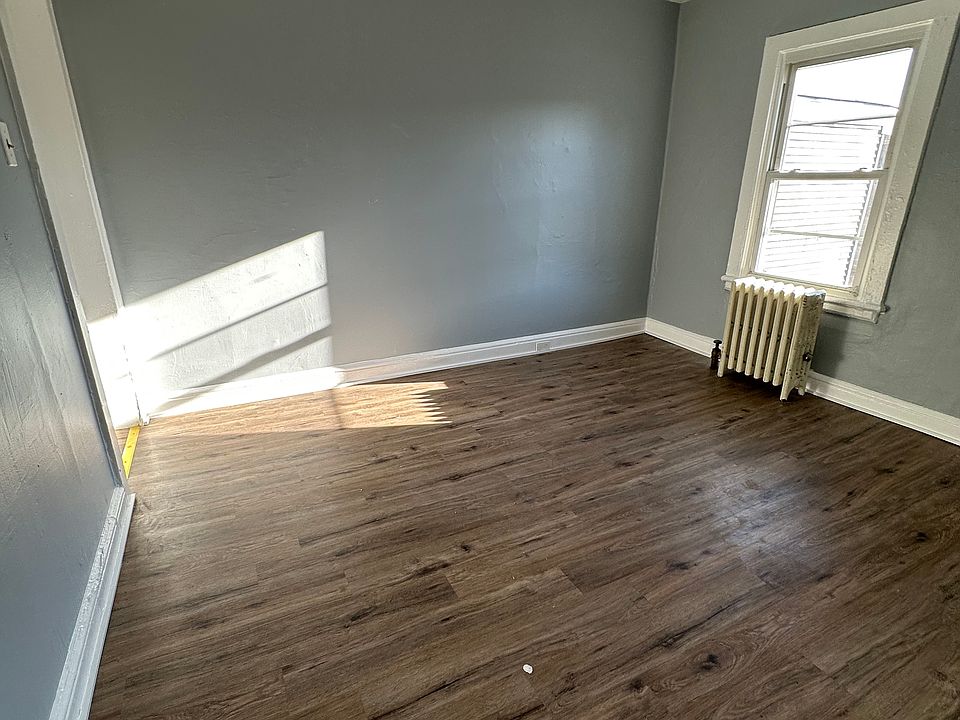 2nd image of 246 William St #2B