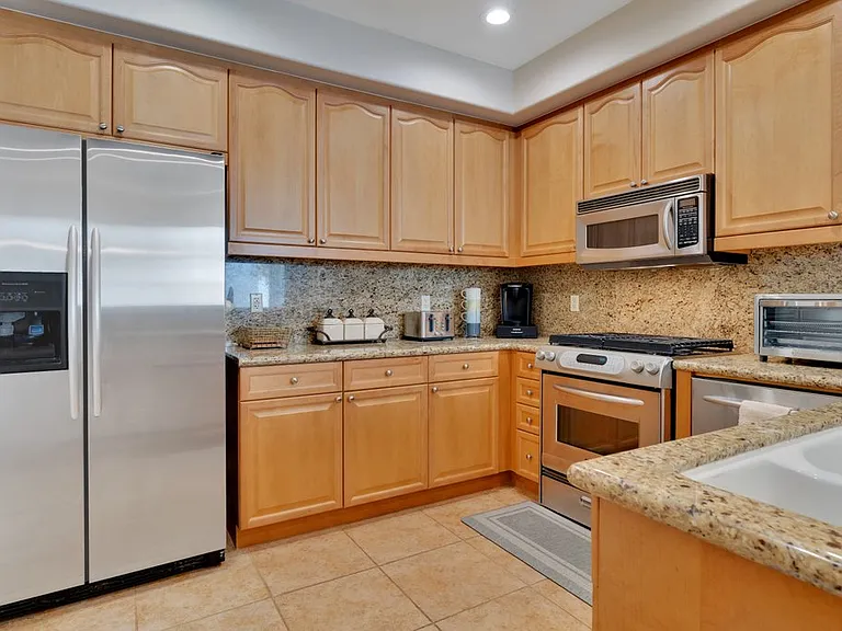 48484 Legacy Dr — Photo 38