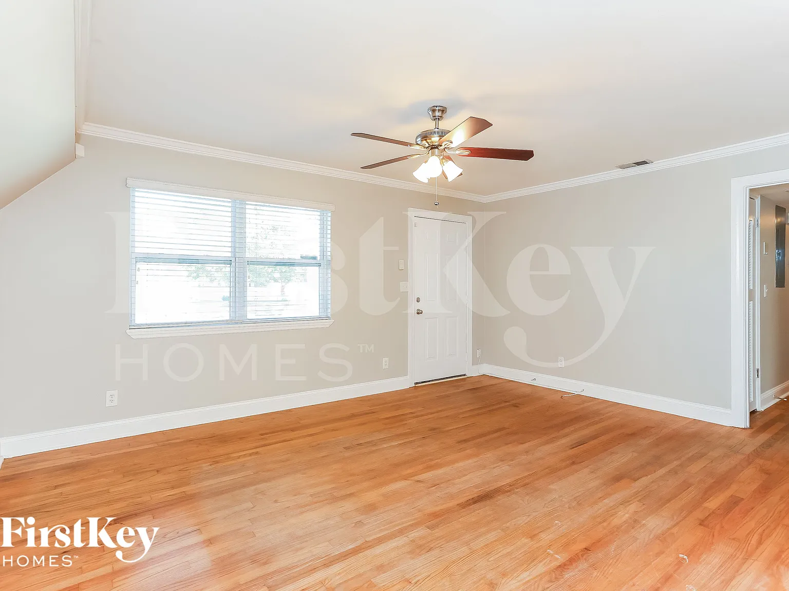 4 bed, 2.5 bath, 1860 sqft, $1,520 — Photo 3
