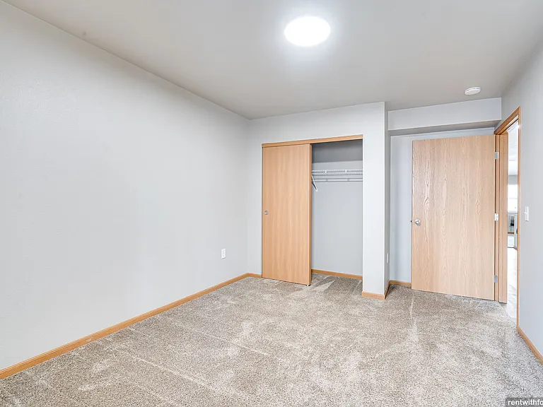 Lincoln Ridge — Photo 11