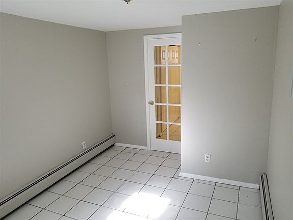 4th image of 49 Astor Pl