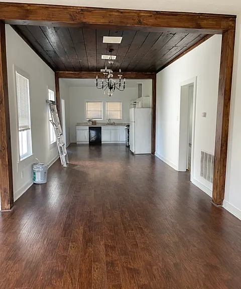 528 S Crocker St — Photo 1