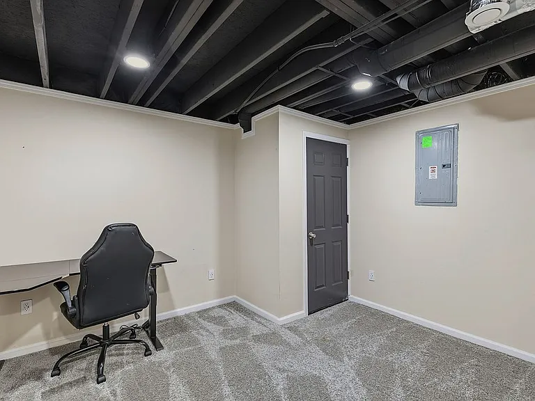 6650 Chandler Dr — Photo 20