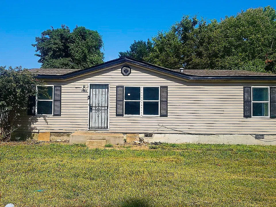 2950 Lake Park Rd