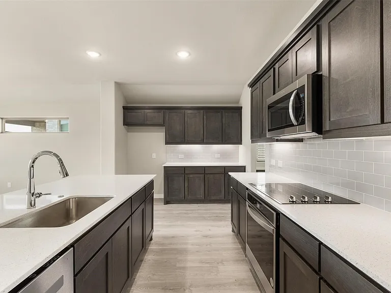 216 Arrow Wood Rd — Photo 8