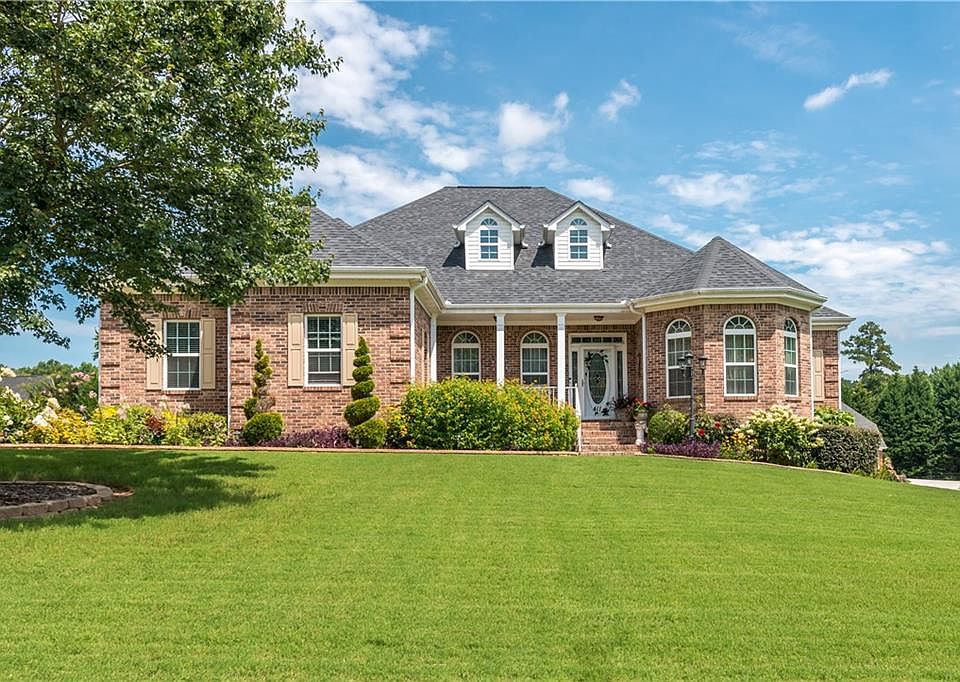 1st image of 411 Mallory Cir