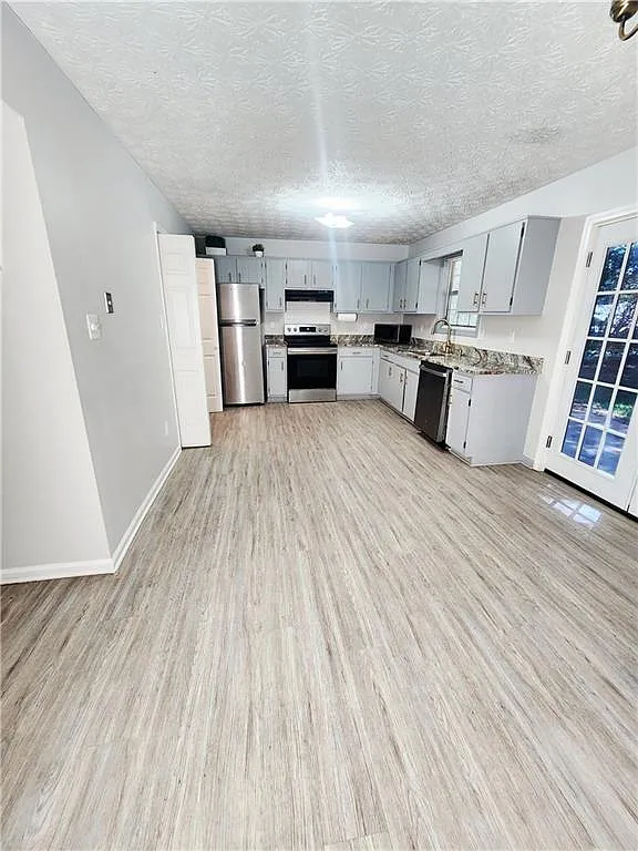 2 bed, 2.5 bath, 1488 sqft, $1,800 — Photo 4