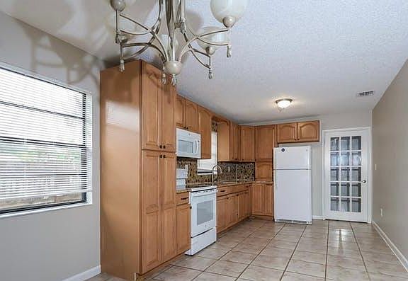 4th image of 6642 Jupiter Gardens Blvd