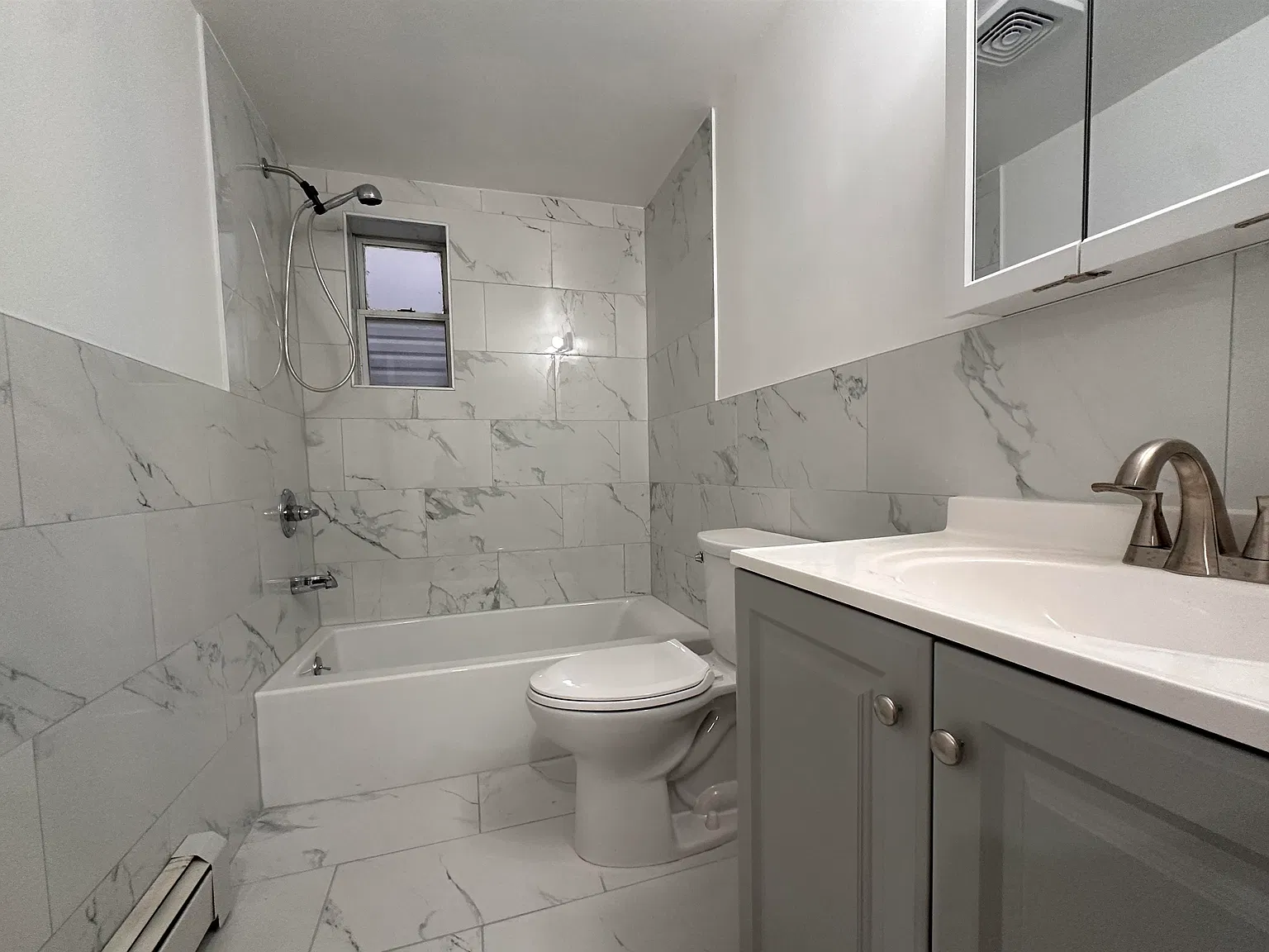 3 bed, 1.0 bath, $2,300 — Photo 4