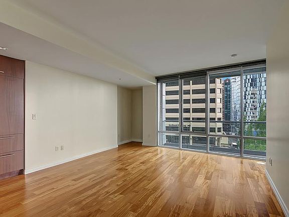 4th image of 10700 NE 4th St Unit 620
