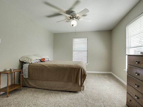 3rd image of 2948 Selma Ln