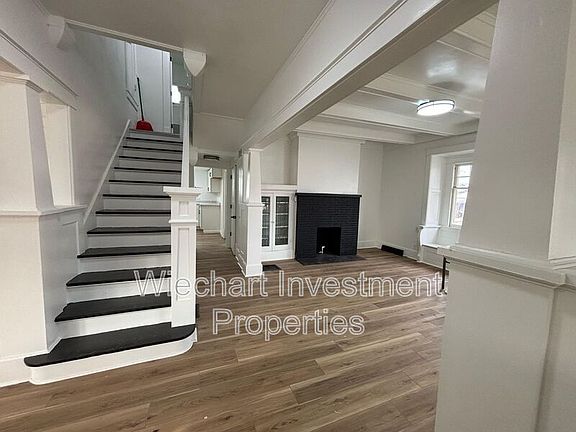 5th image of 201 S Blackhoof St