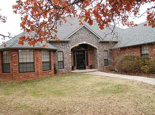 13701 Sky Harbor Way, Newalla, OK 74857