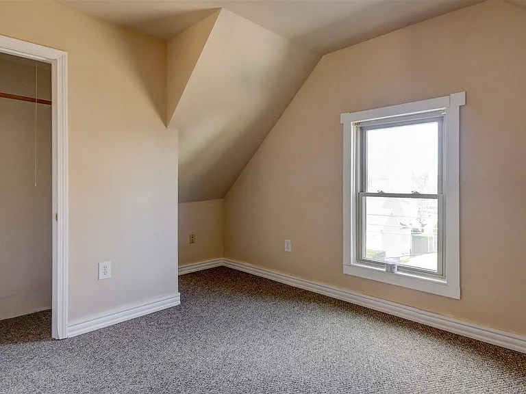 11 Taylor St — Photo 17