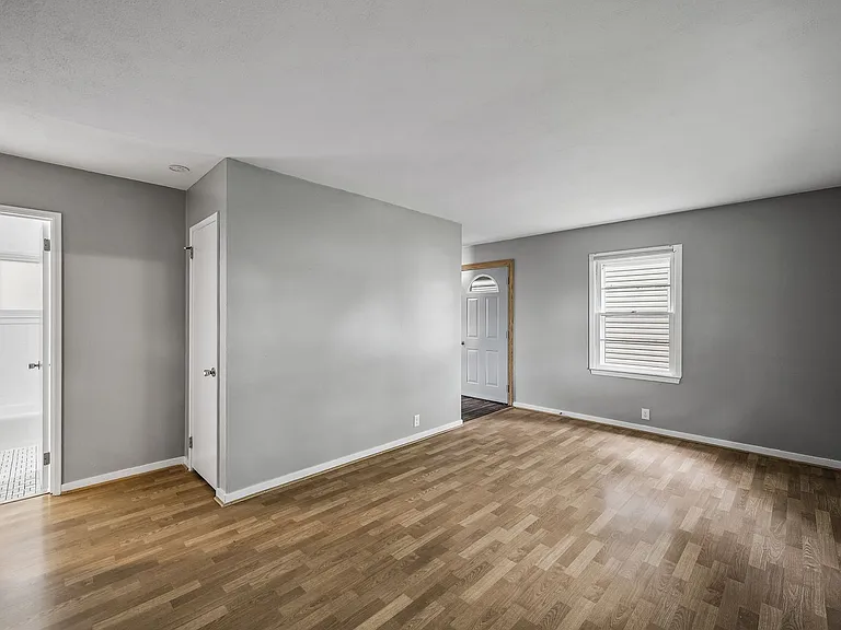 515 12th Ave NW — Photo 10
