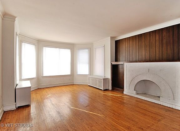 2nd image of 6021 N Claremont Ave