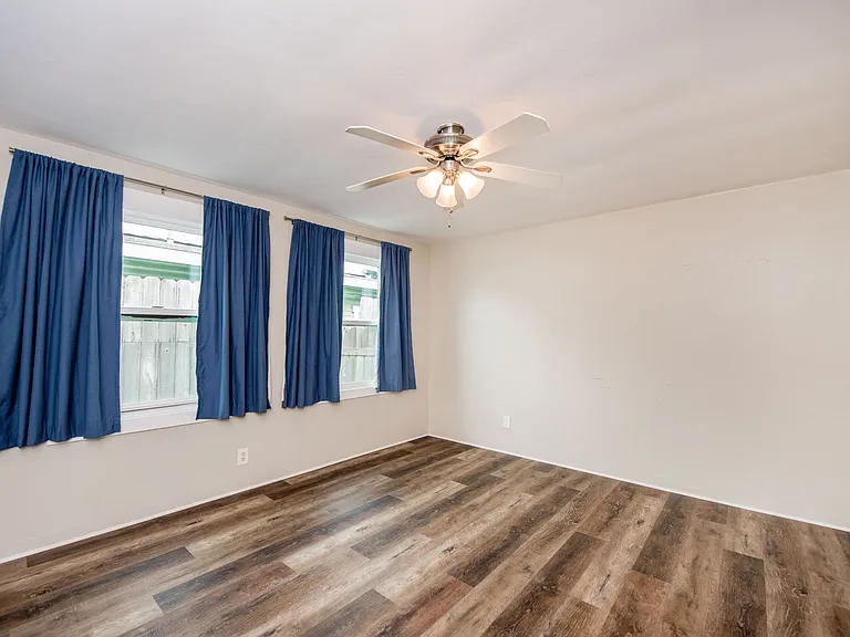 224 Frankfort Ave — Photo 15