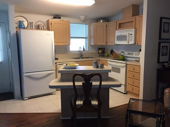 3rd image of 6846 Mount Orange Dr NE