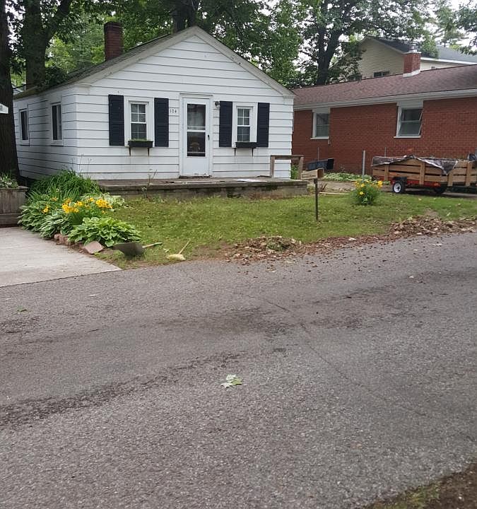 2nd image of 104 Wickham Ave