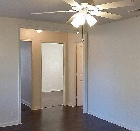 2nd image of 124 E Marguerita Dr