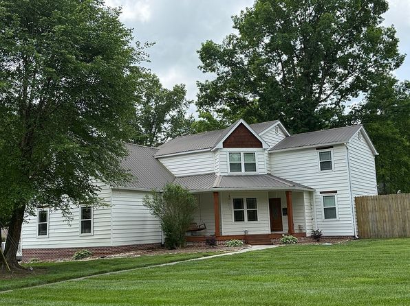 446 Hickory Hills Dr NE