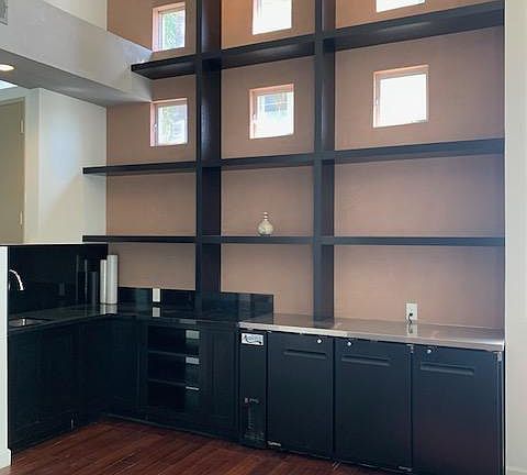4th image of 18215 Burbank Blvd Unit 5
