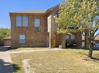 904 Hidden Oaks Dr, Burleson, TX 76028