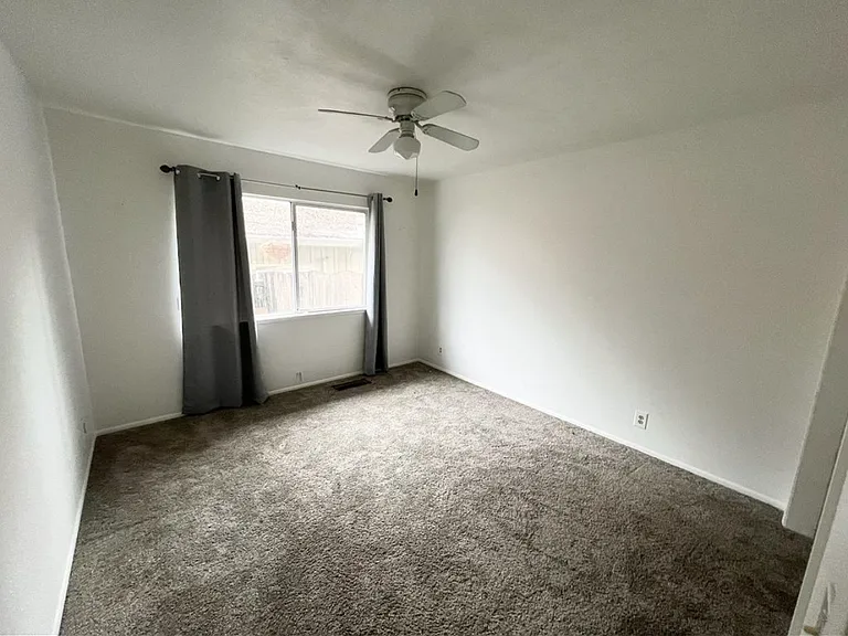 1022 Linden St #2 — Photo 7