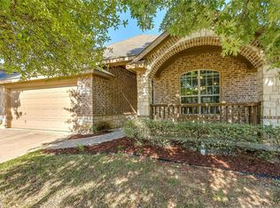 12128 Bellegrove Rd, Burleson, TX 76028