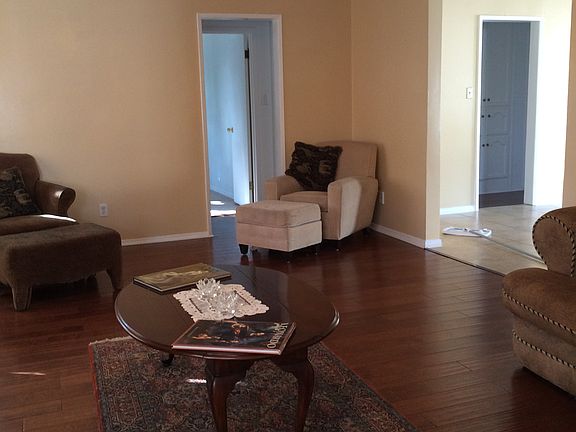 3rd image of 217 E Fernfield Dr