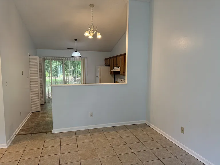 133 Twin Wood Dr #1 — Photo 4